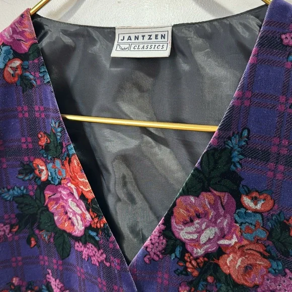 VINTAGE JANTZEN CLASSICS VELVET FLORAL VEST - Picture 3 of 5